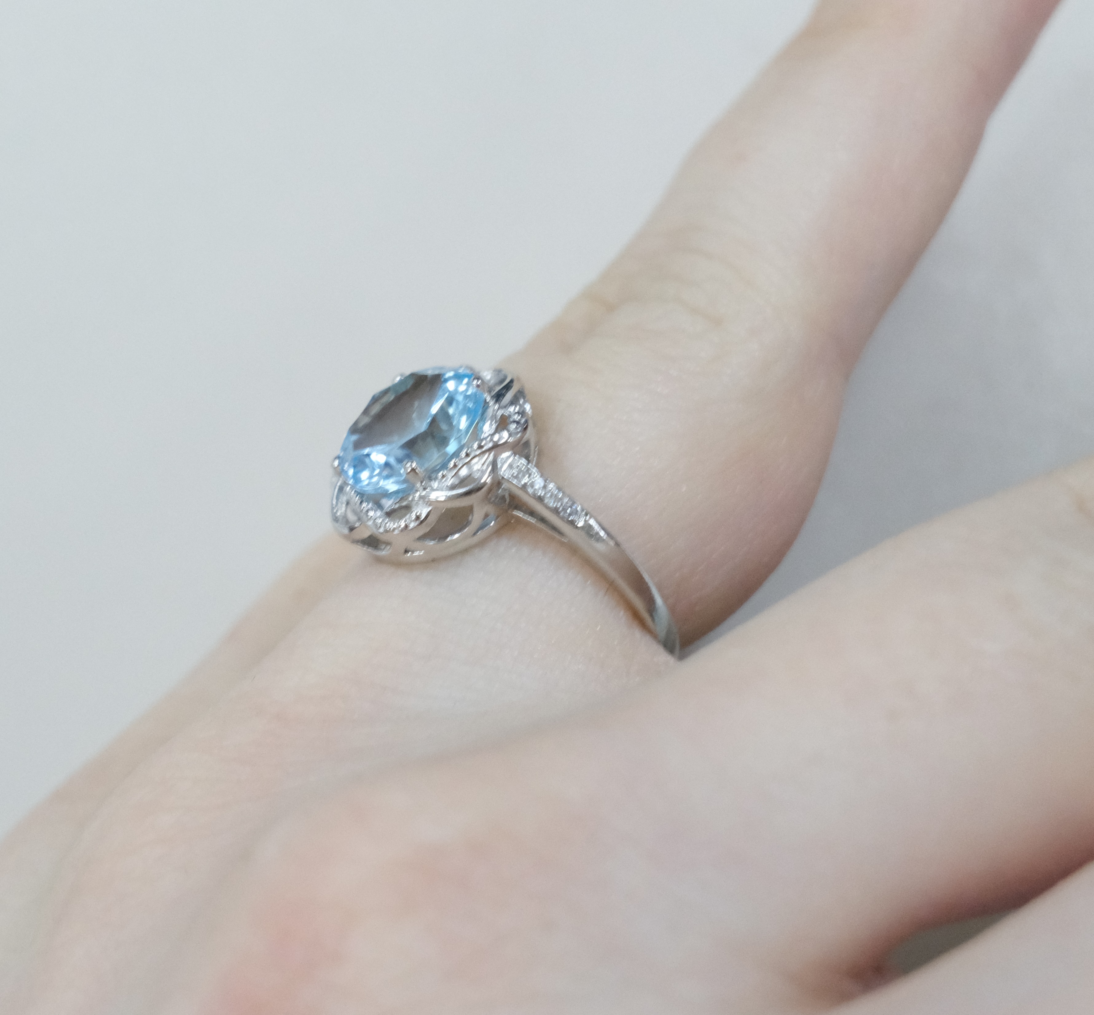 Серебряное кольцо с топазом